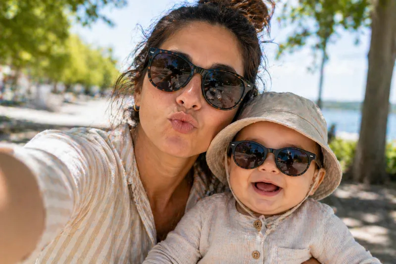 Example of a photo with hat or sunglasses